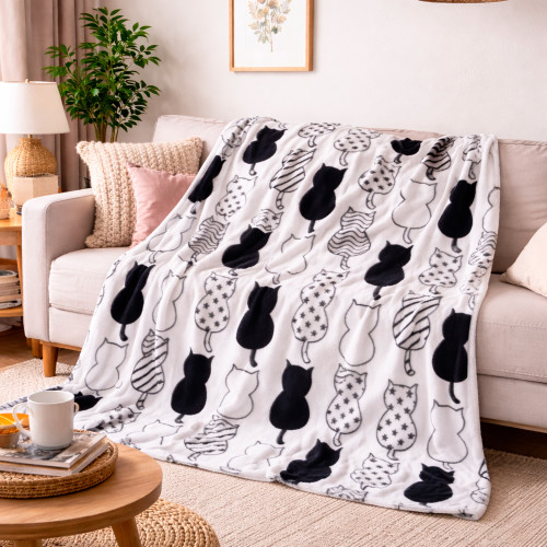 Плед легкий флісовий Чорні та білі котики Love You