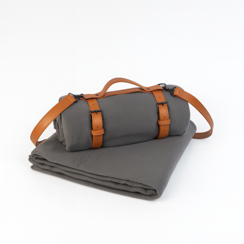 Плед тревел легкий флісовий однотонний графіт 150x200 см з ременем Love You