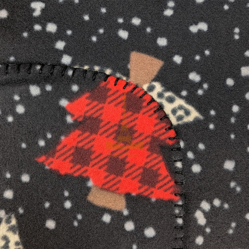 Плед тревел легкий флісовий Святкові ялинки 150x200 см з ременем Love You